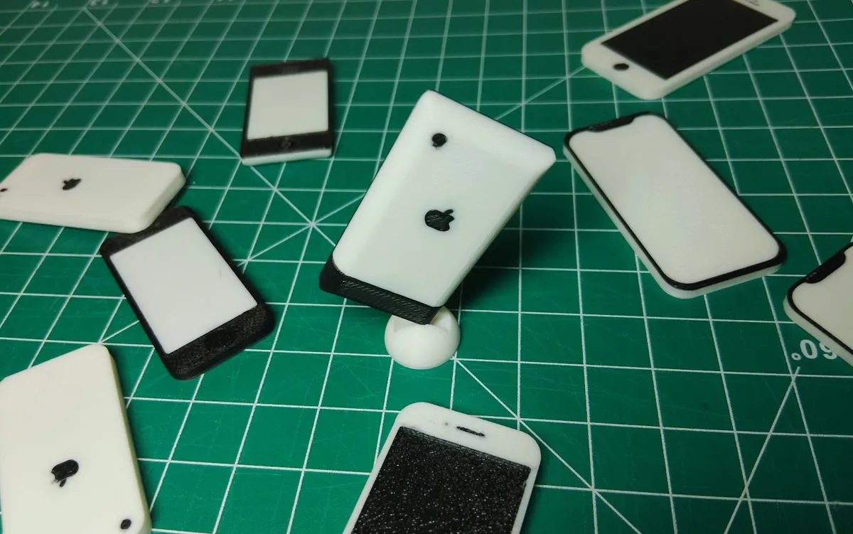 Mini iPhone Replica Set, photo 2 of 4 - Mini iPhone Replica Set Miniatures