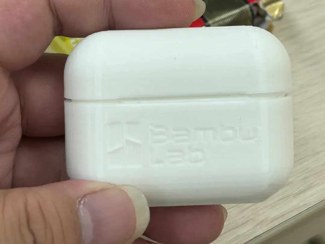 airpodspro耳机盒子-带镂空logo。预留了充电口 - Electronics, in stock in India