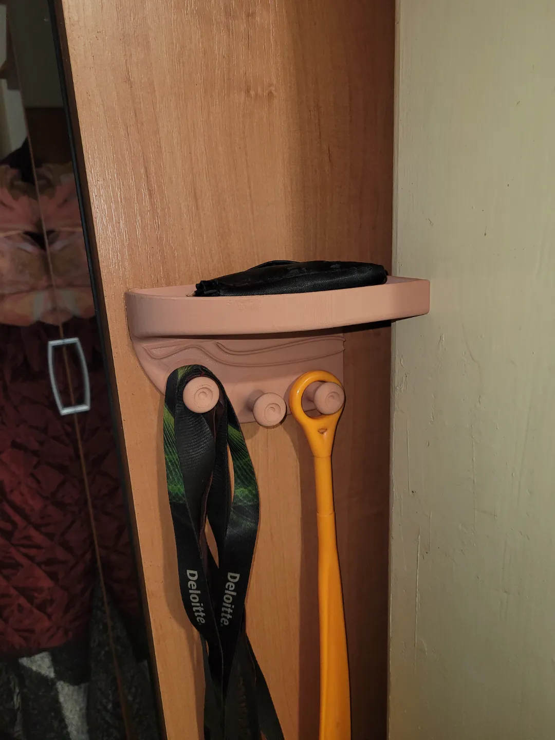 Designer Shelf with Hangers, photo 2 of 4 - Designer Shelf with Hangers Tools