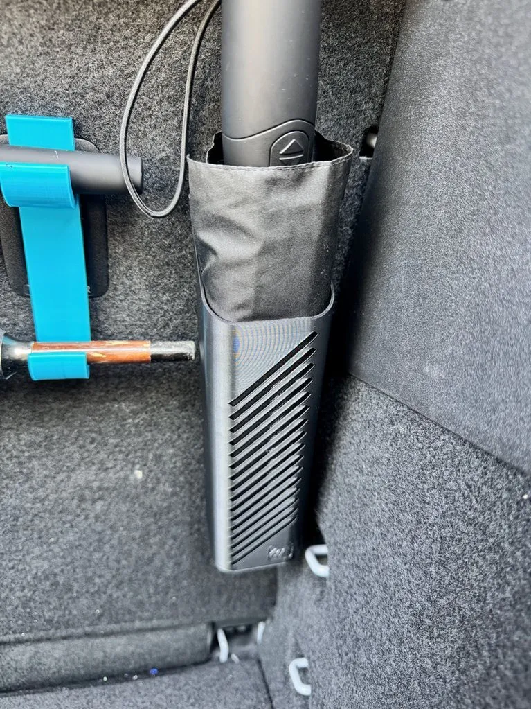 Taschenschirmhalter für den Kofferraum, photo 3 of 4 - Taschenschirmhalter für den Kofferraum Car & Vehicle