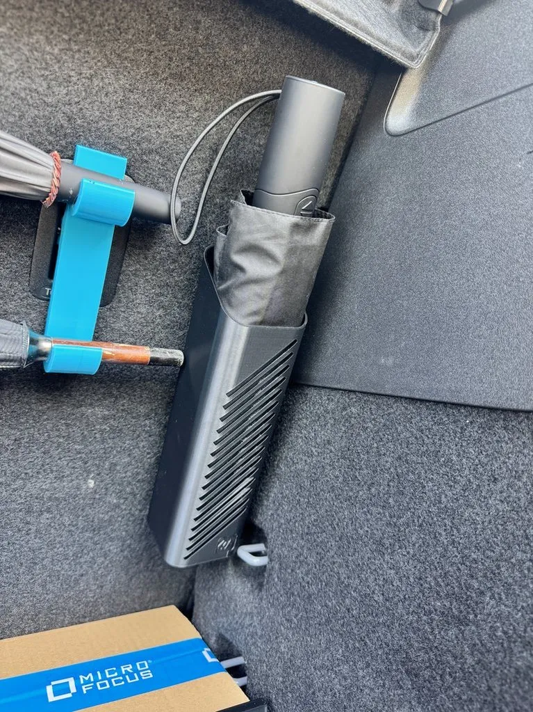 Taschenschirmhalter für den Kofferraum, photo 4 of 4 - Taschenschirmhalter für den Kofferraum Car & Vehicle