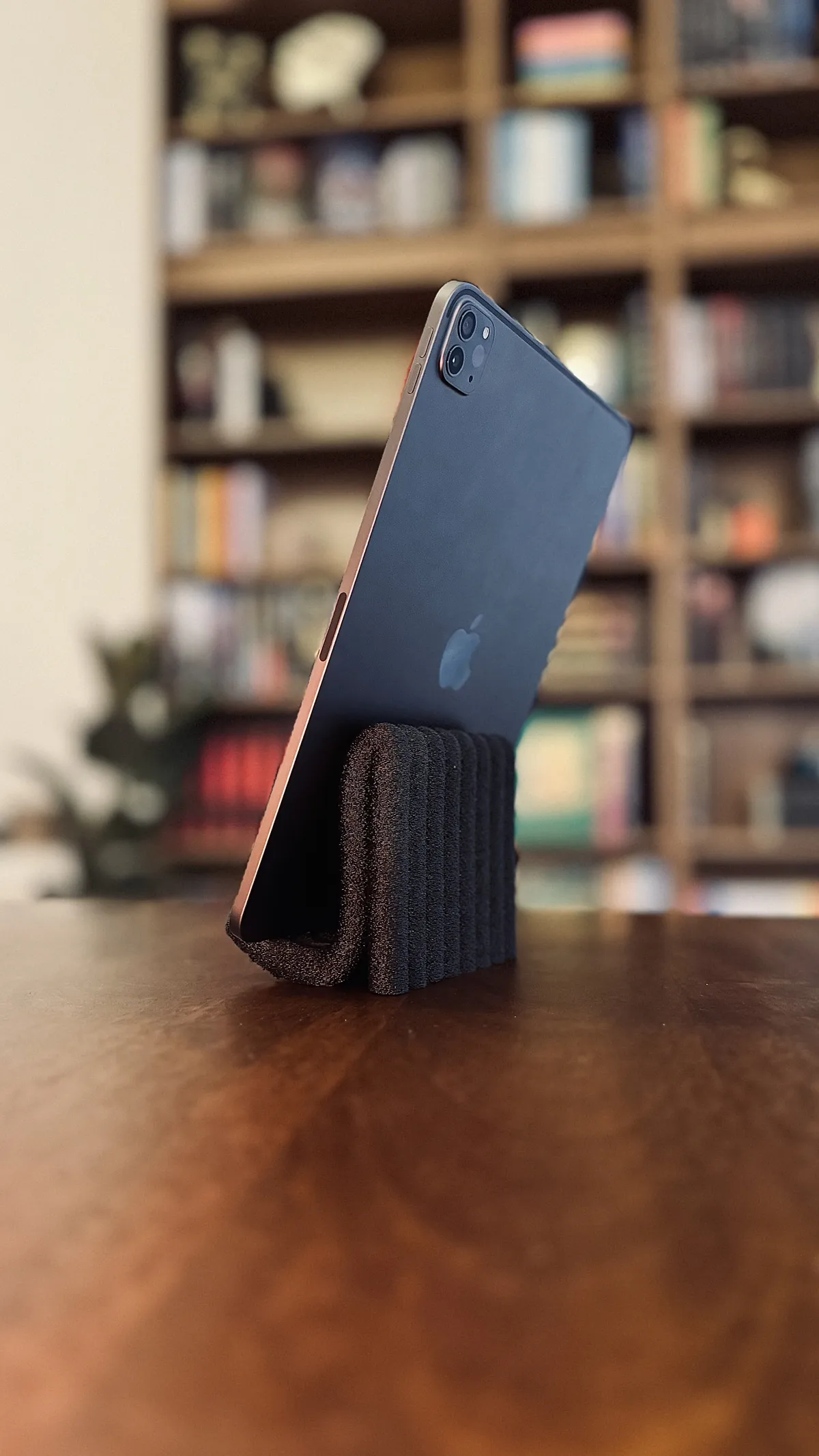 Tablet stand (kindle/book/phone...), photo 2 of 4 - Tablet stand (kindle/book/phone...) Mobile & Device Accessories