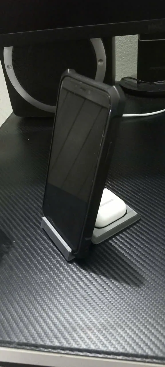 Minimalist Phone & Earbuds Stand, photo 2 of 4 - Minimalist Phone & Earbuds Stand Hobby & DIY