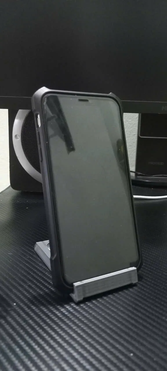 Minimalist Phone & Earbuds Stand, photo 4 of 4 - Minimalist Phone & Earbuds Stand Hobby & DIY