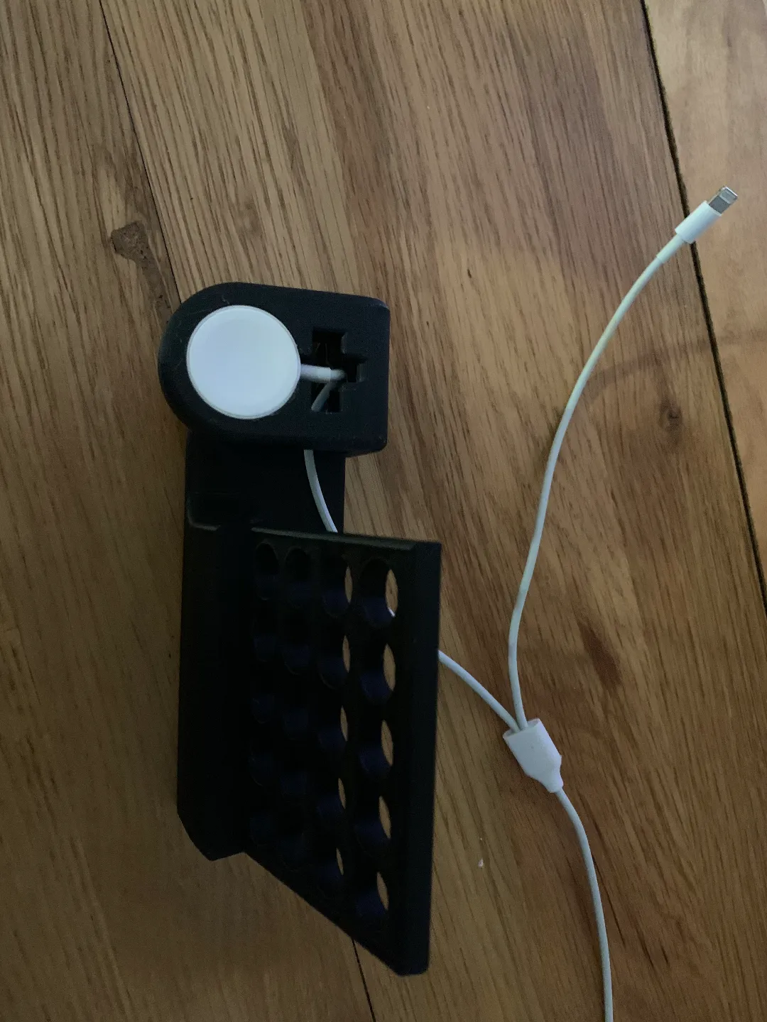 SHORT IWATCH AND IPHONE HORIZONTAL CHARE BASE - Office, in stock in India