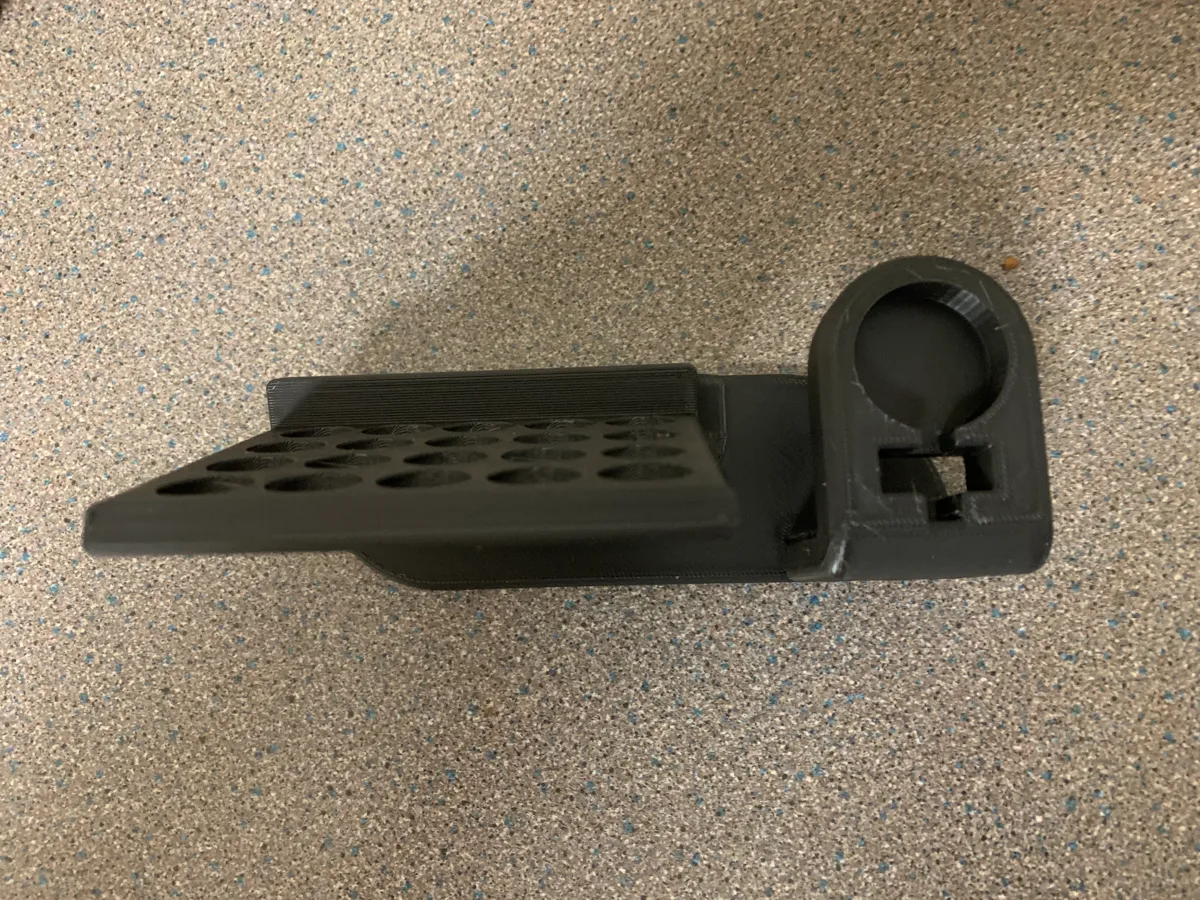 SHORT IWATCH AND IPHONE HORIZONTAL CHARE BASE, photo 3 of 4 - SHORT IWATCH AND IPHONE HORIZONTAL CHARE BASE Household