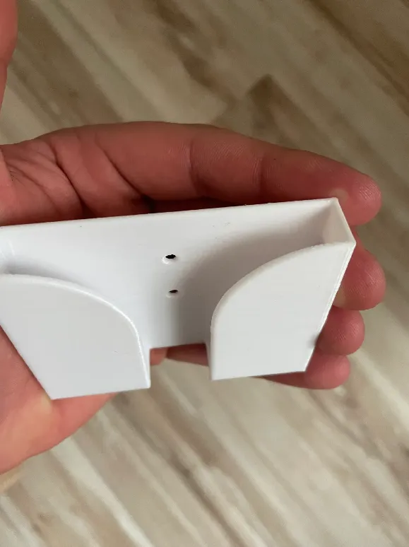 Wandhalterung für ein IPhone 12 mit Hülle, photo 4 of 4 - Wandhalterung für ein IPhone 12 mit Hülle Hobby & DIY