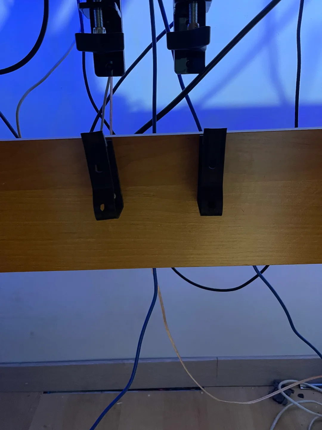 Lenovo ThinkPad 90W charger holder, photo 2 of 3 - Lenovo ThinkPad 90W charger holder Mobile & Device Accessories