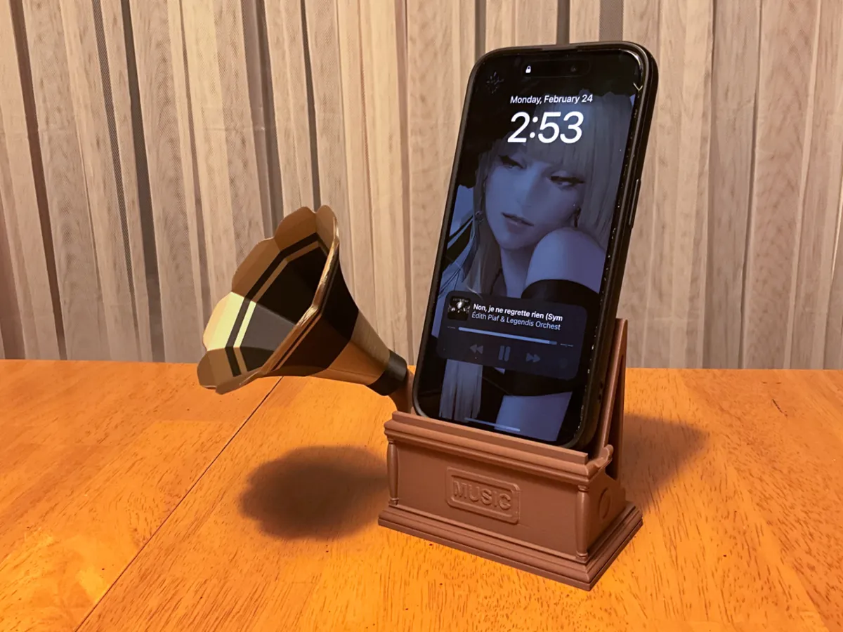 Phonograph Style Phone Stand and Amplifier