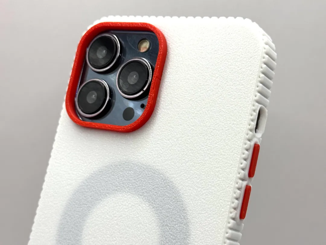 iPhone 13 Pro Max Zigzag Case