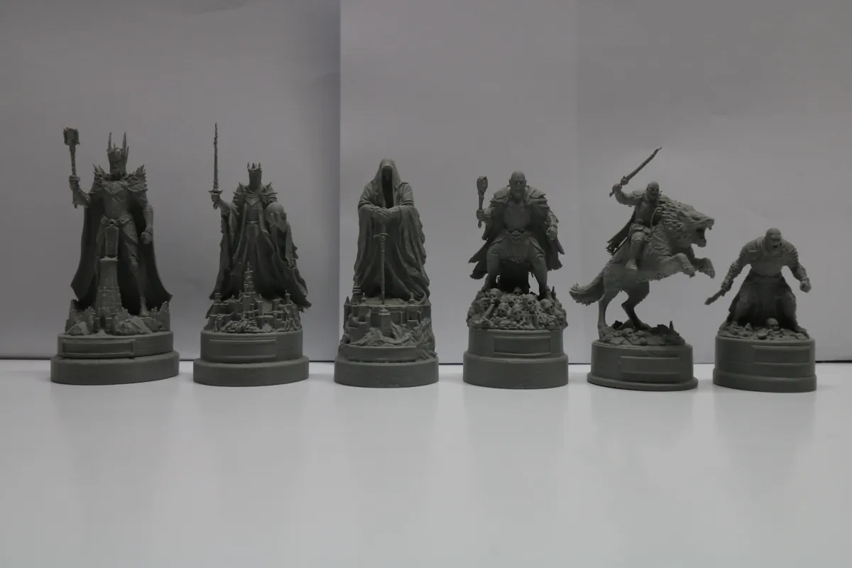 Lord of the Rings Inspired Chess Set, photo 3 of 4 - Lord of the Rings Inspired Chess Set Toys & Games