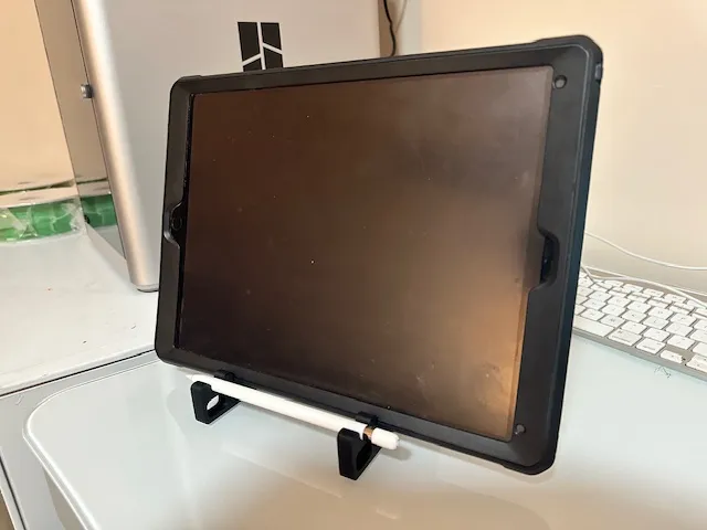 Ipad and pencil Stand, photo 4 of 4 - Ipad and pencil Stand Mobile & Device Accessories