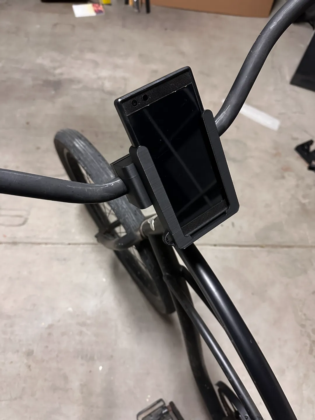 Beach Cruiser Bicycle Phone Mount, photo 2 of 4 - Beach Cruiser Bicycle Phone Mount Mobile & Device Accessories