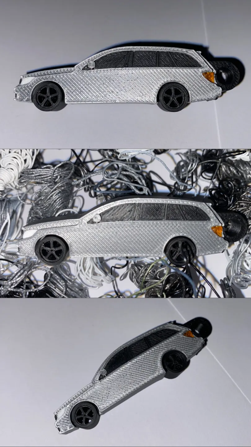 Mercedes W204 keychain multicolor, photo 2 of 2 - Mercedes W204 keychain multicolor Hobby & DIY