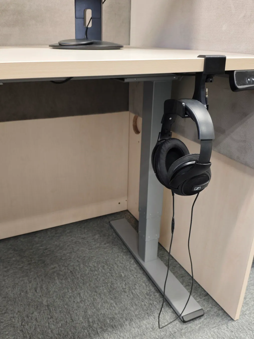Headphone hanger holder hook, photo 4 of 4 - Headphone hanger holder hook Household
