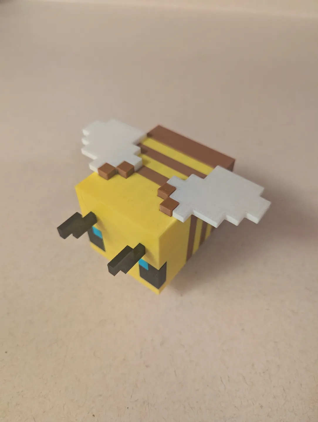MInecraft Bee, photo 3 of 4 - MInecraft Bee Figurines & Collectibles