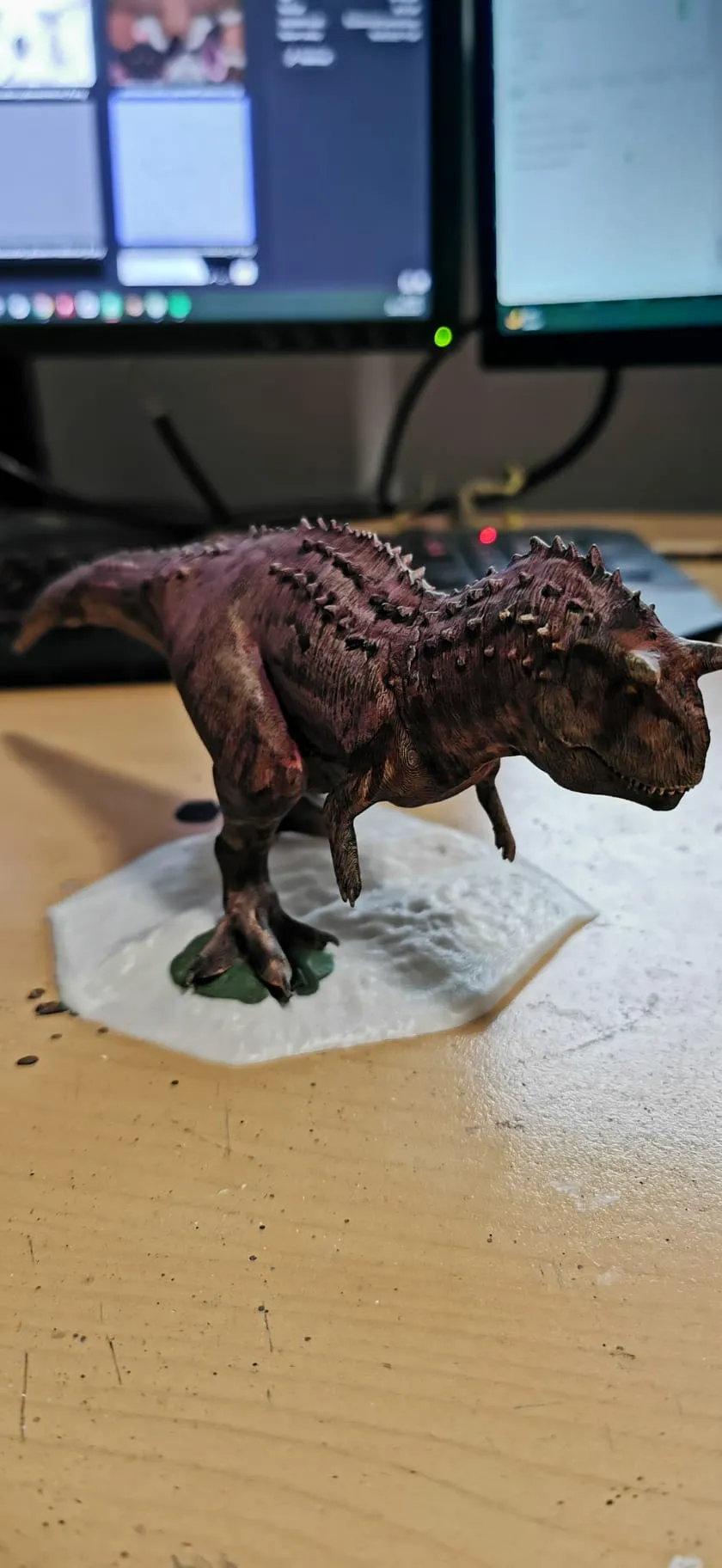 Carnotaurus Disney (2000) Dinosaur, photo 3 of 3 - Carnotaurus Disney (2000) Dinosaur Figurines & Collectibles
