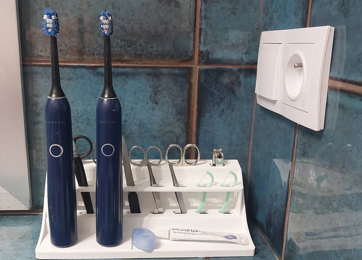 Bathroom Tool Organizer + SEYSSO Toothbrush Holder, photo 2 of 2 - Bathroom Tool Organizer + SEYSSO Toothbrush Holder Tools & Workshop