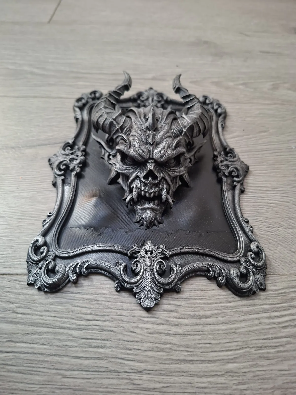 Demon Head Wall Plaque Baroque Fantasy Decor, photo 4 of 4 - Demon Head Wall Plaque Baroque Fantasy Decor Home Decor Items