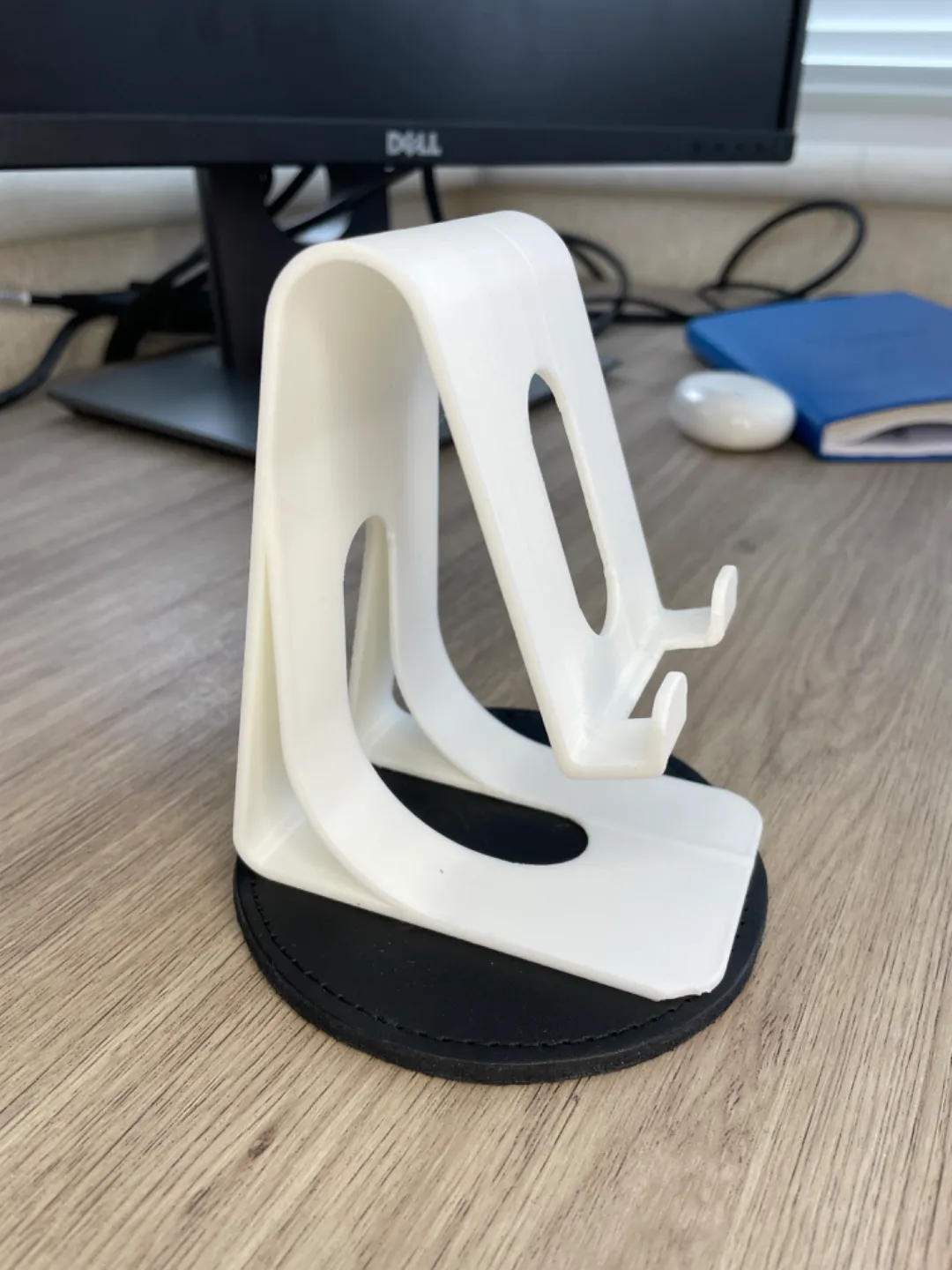 Simple Phone Holder Stand for iPhone 12, photo 2 of 4 - Simple Phone Holder Stand for iPhone 12 Mobile & Device Accessories