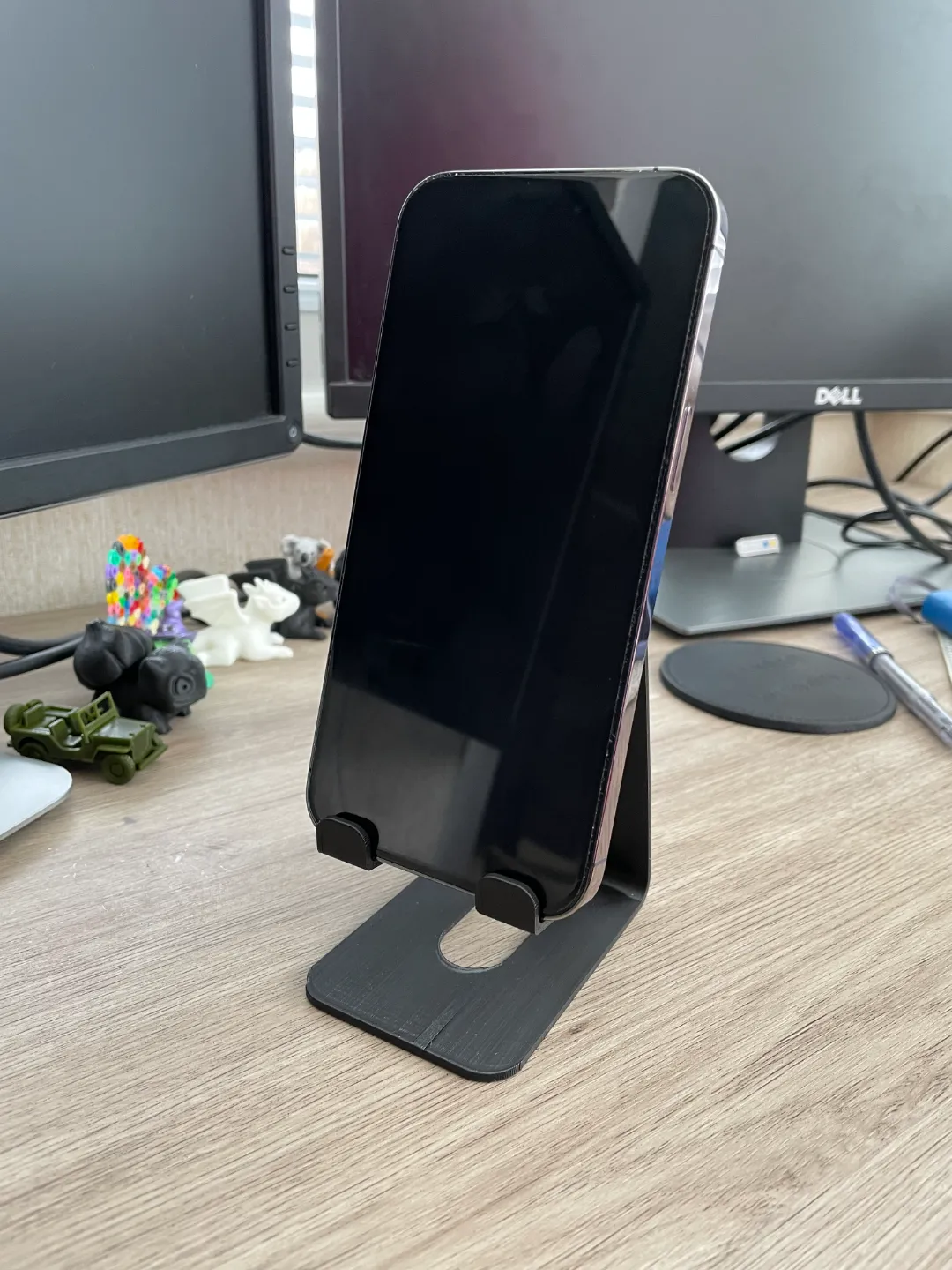Simple Phone Holder Stand for iPhone 12, photo 3 of 4 - Simple Phone Holder Stand for iPhone 12 Mobile & Device Accessories