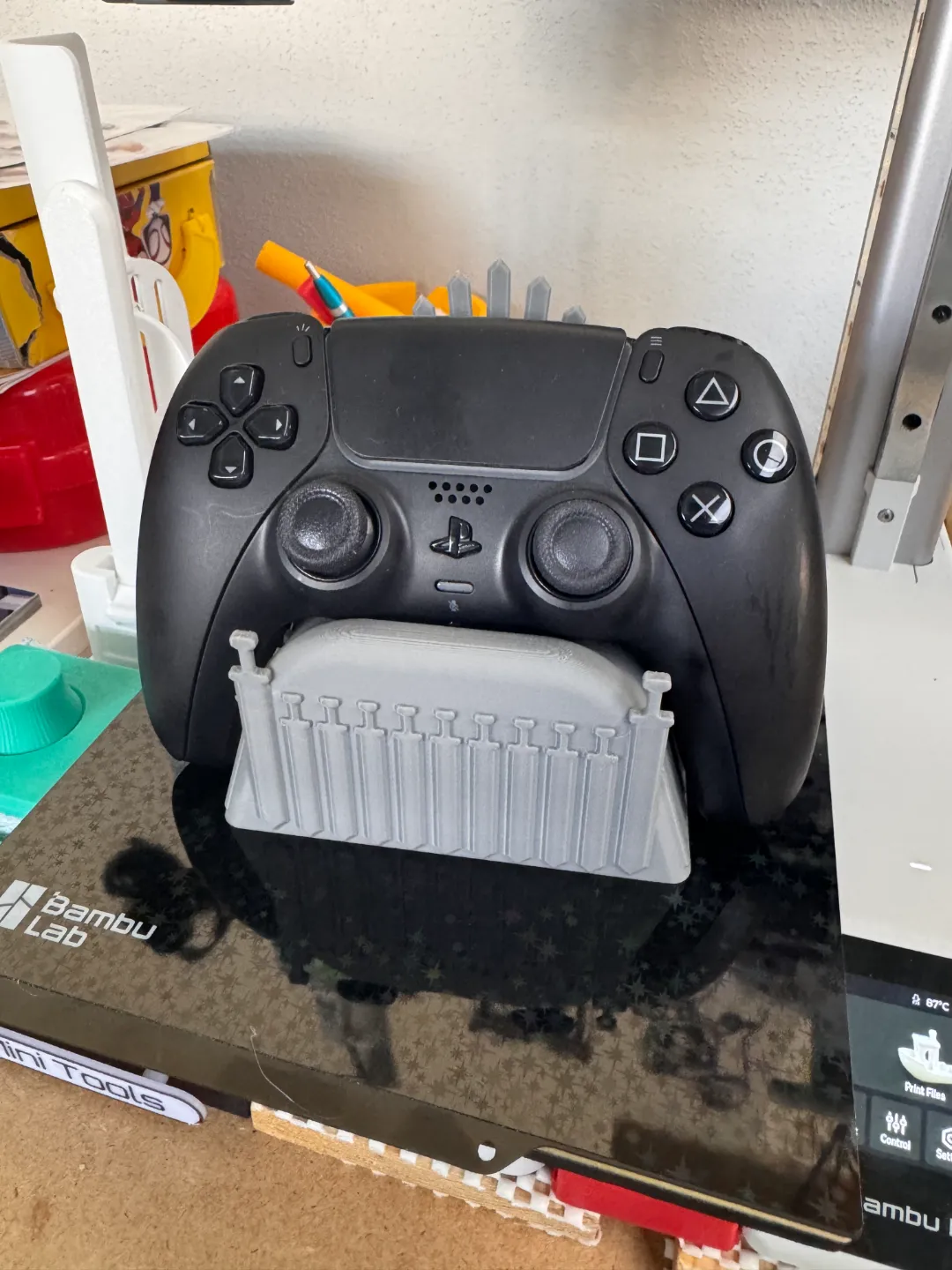 Controller Stand Game of Thornes Iron Throne, photo 3 of 3 - Controller Stand Game of Thornes Iron Throne Toys & Games