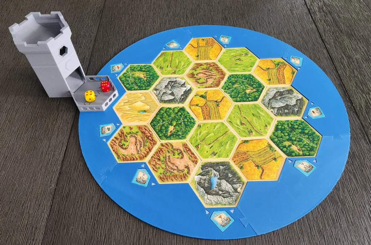 Catan Border w/ Built-in Dice Tower for OG Game, photo 2 of 3 - Catan Border w/ Built-in Dice Tower for OG Game Toys & Games