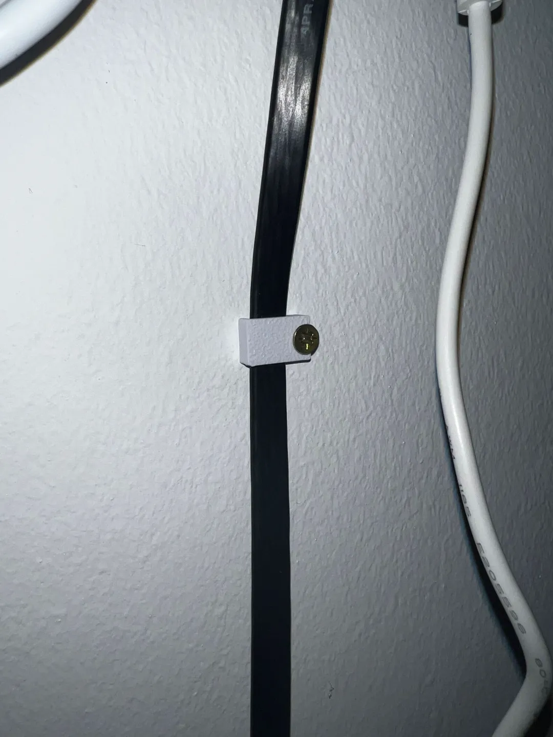 Wall Clip/Holder for superflat / flat cables
