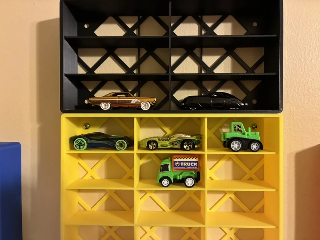 18 or 6 Hotwheels Car Wall Display, photo 4 of 4 - 18 or 6 Hotwheels Car Wall Display Figurines & Collectibles