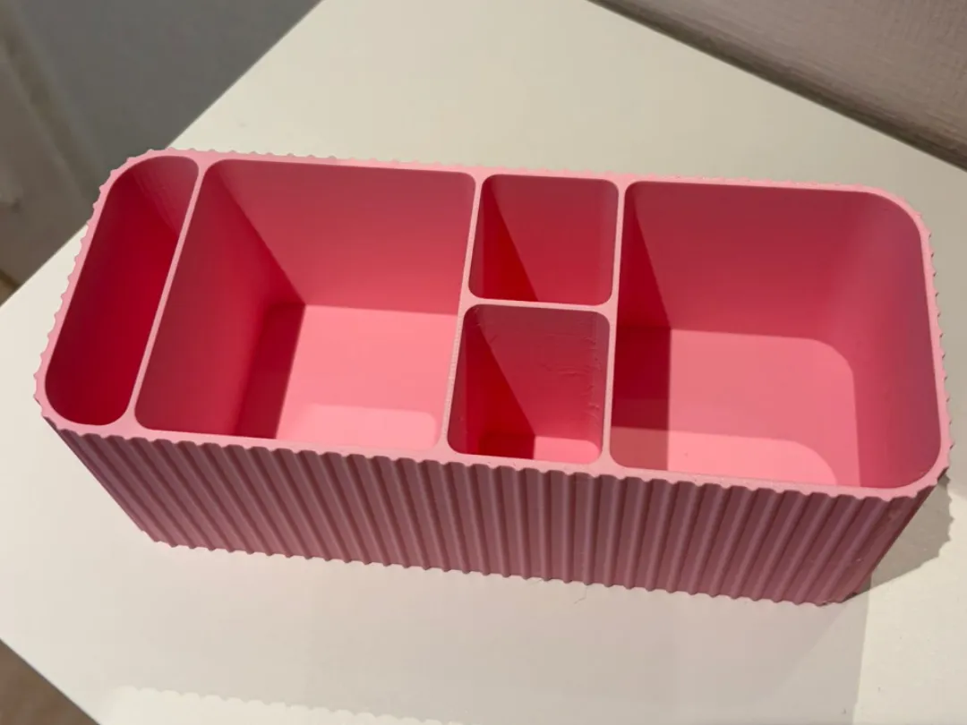 Ribbed Cosmetic Organizer