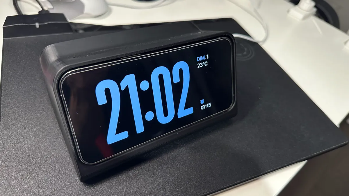 Shorter iPhone 15 Pro Max Standby Dock, photo 3 of 3 - Shorter iPhone 15 Pro Max Standby Dock Mobile & Device Accessories