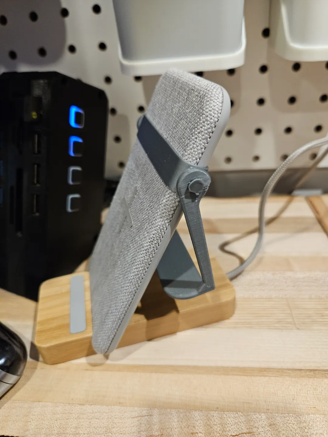 Ikea NORDMÄRKE Qi Charger shelf for Earpods, photo 3 of 4 - Ikea NORDMÄRKE Qi Charger shelf for Earpods Hobby & DIY