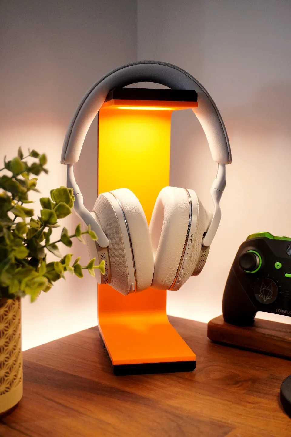 Headphones Display Stand Lamp - Foxwood, photo 3 of 4 - Headphones Display Stand Lamp - Foxwood Hobby & DIY