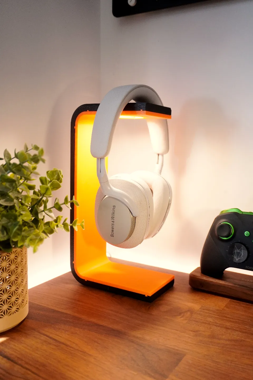 Headphones Display Stand Lamp - Foxwood, photo 4 of 4 - Headphones Display Stand Lamp - Foxwood Hobby & DIY