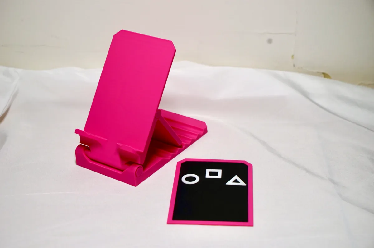 Squid Game Cover for Foldable Phone Stand, photo 3 of 4 - Squid Game Cover for Foldable Phone Stand Household