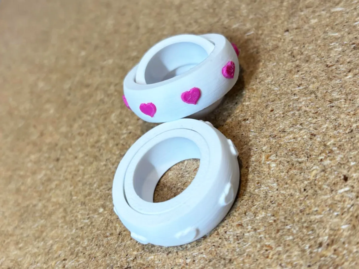 Heart ring fidget spinner