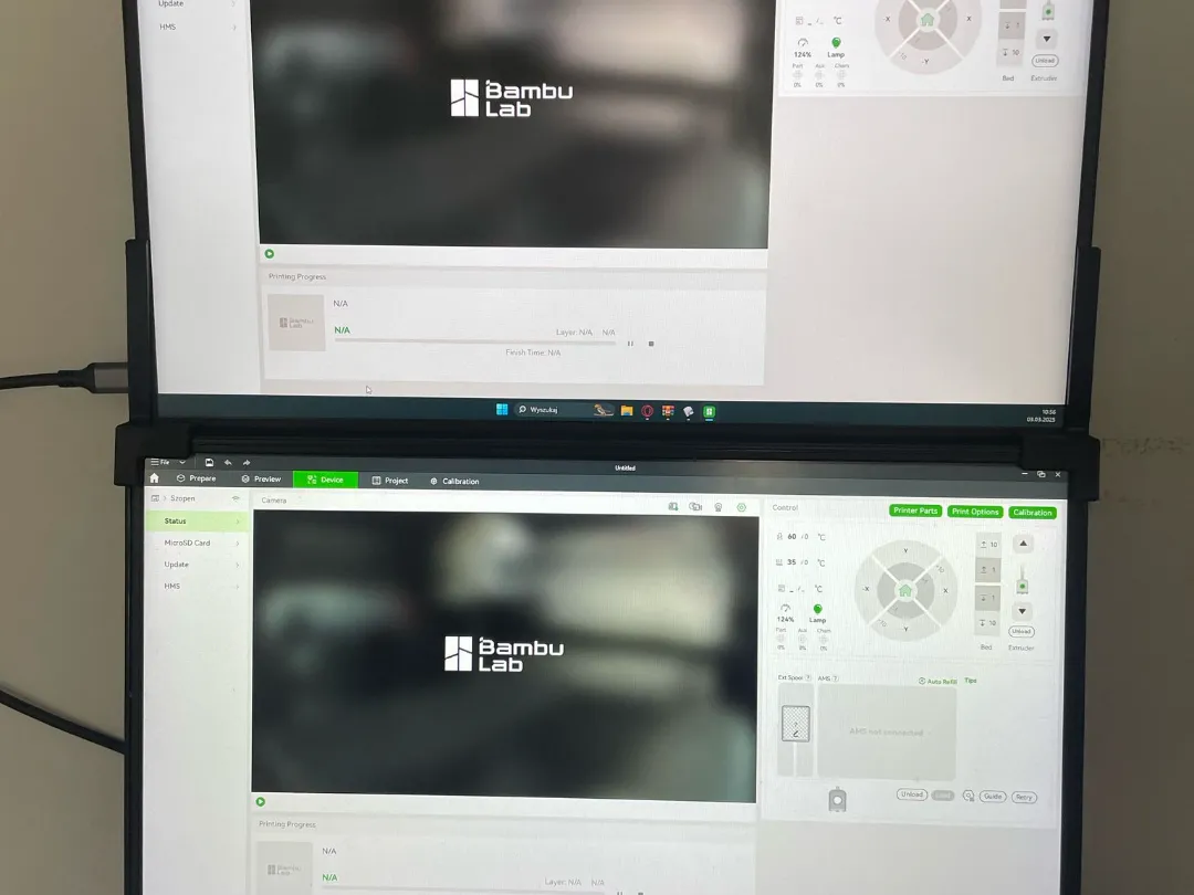 Dual monitor setup for laptop