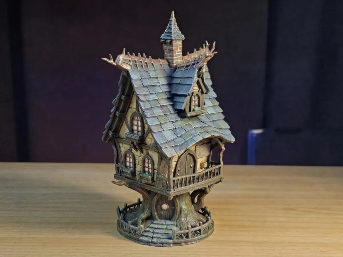 Enchanted Woodland Treehouse / Fairy Tale Cottage