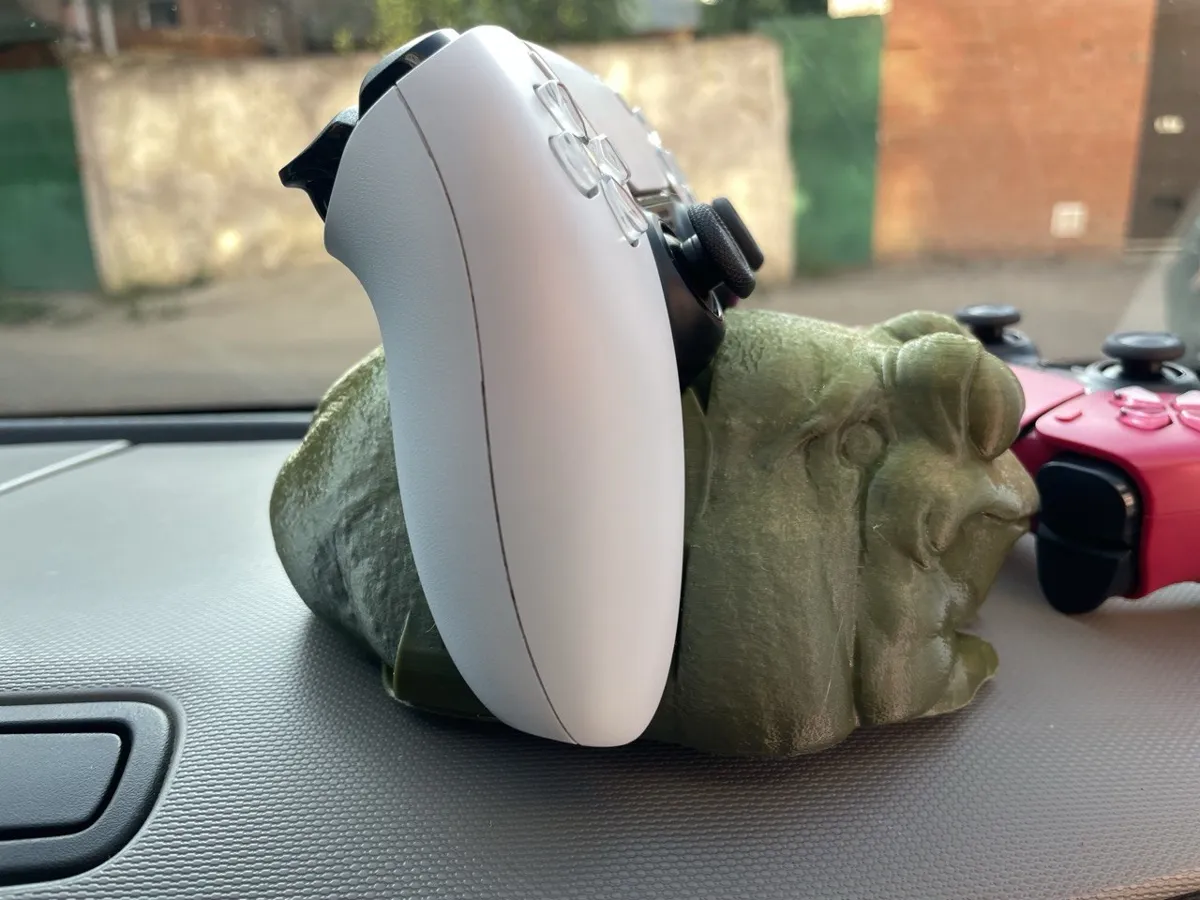 Frog-shaped PS5 gamepad stand, photo 2 of 3 - Frog-shaped PS5 gamepad stand Gaming Accessories
