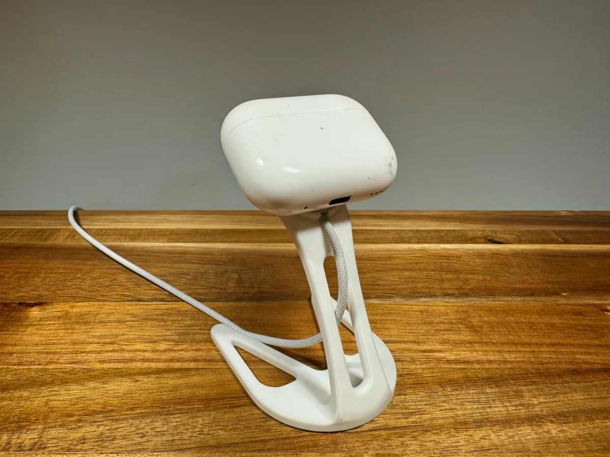 Apple Watch and AirPods Charging Stand, photo 3 of 4 - Apple Watch and AirPods Charging Stand Household