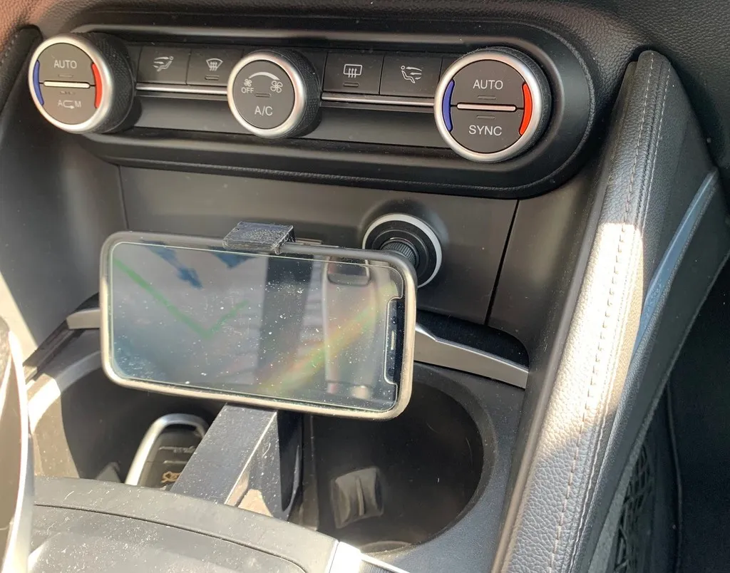 Alfa Romeo Stelvio Iphone 12 Mini Holder, photo 3 of 3 - Alfa Romeo Stelvio Iphone 12 Mini Holder Mobile & Device Accessories