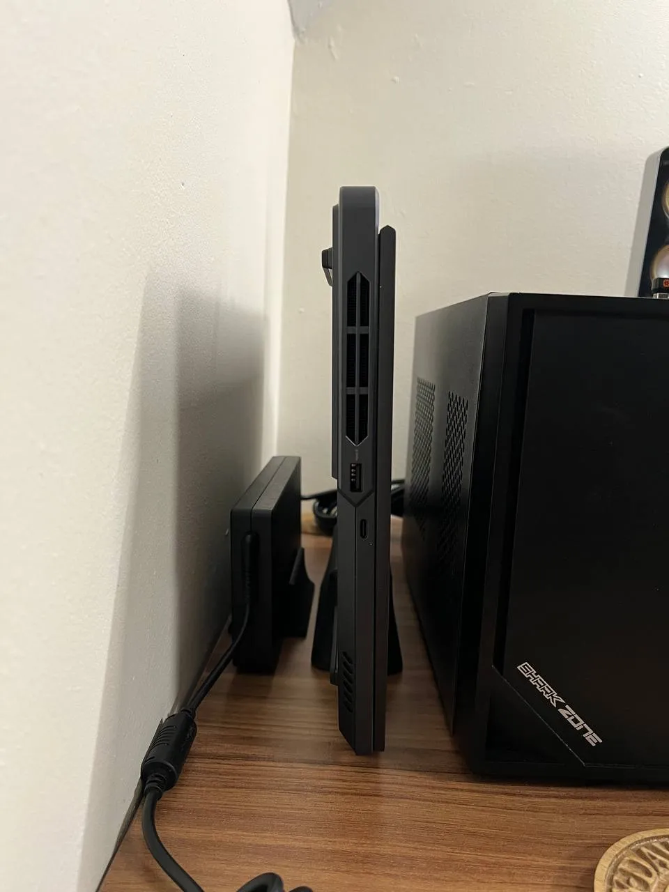Lenovo Legion charger stand, photo 4 of 4 - Lenovo Legion charger stand Mobile & Device Accessories