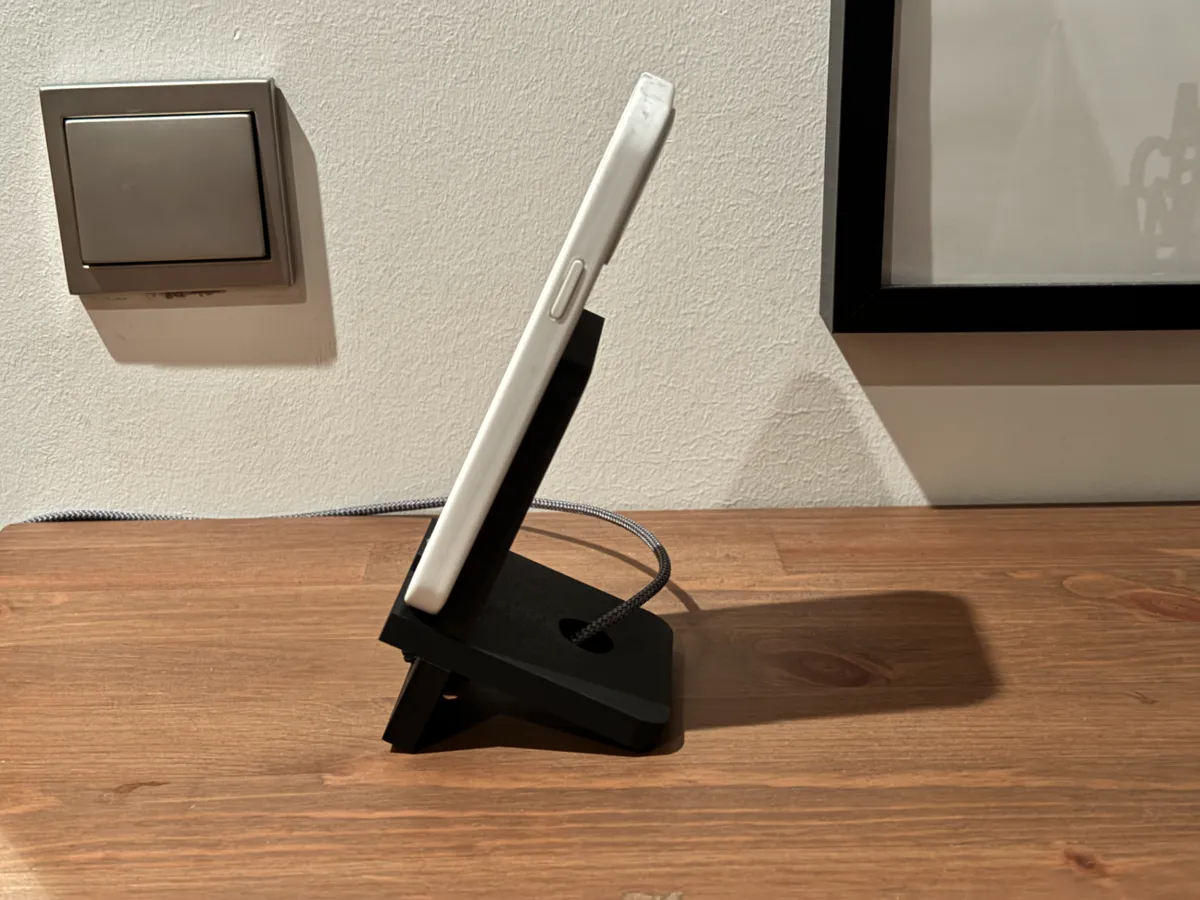 Phone Stand with Cable Management, photo 3 of 4 - Phone Stand with Cable Management Hobby & DIY