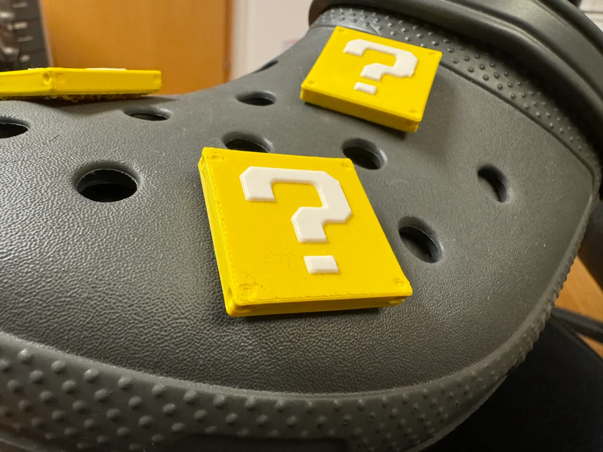 Super Mario ?-Block Croc Charm