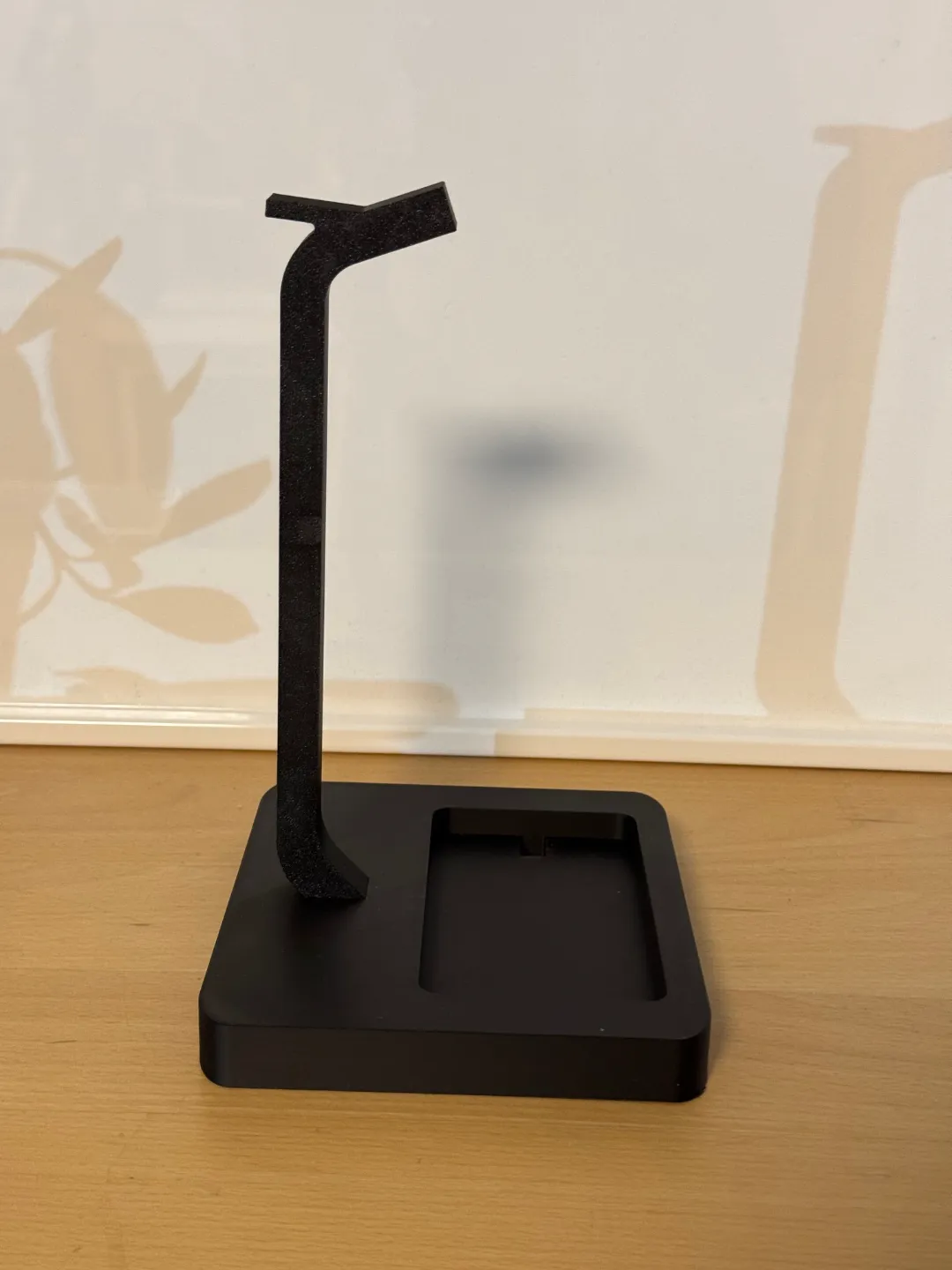 Headphone Stand|Wireless Charger|IKEA Compatible, photo 3 of 4 - Headphone Stand|Wireless Charger|IKEA Compatible Household