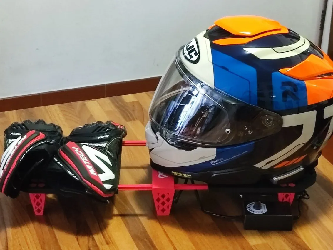 Extendable Ventilated Helmet and Glove Dryer