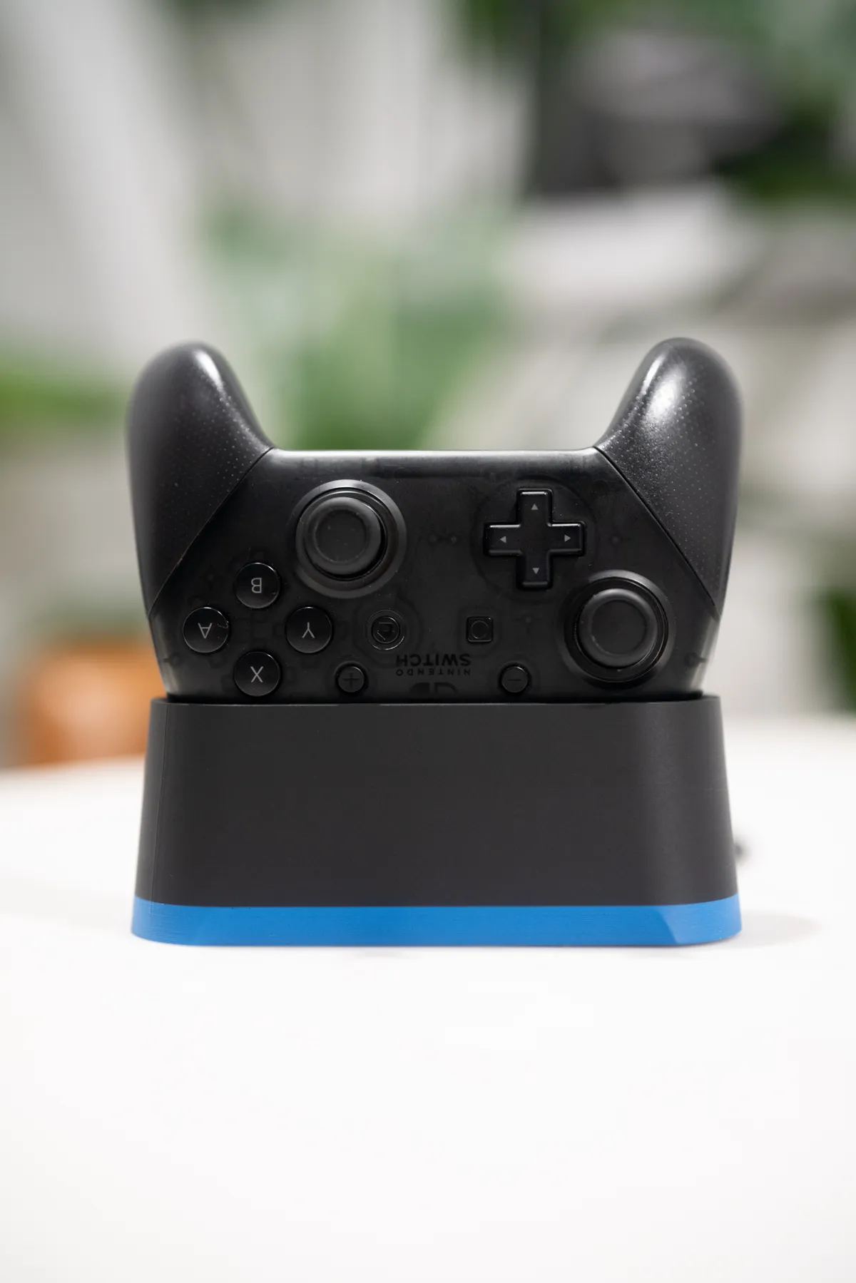 Charging Dock for Nintendo Switch 1 Pro Controller, photo 2 of 4 - Charging Dock for Nintendo Switch 1 Pro Controller Gaming Accessories