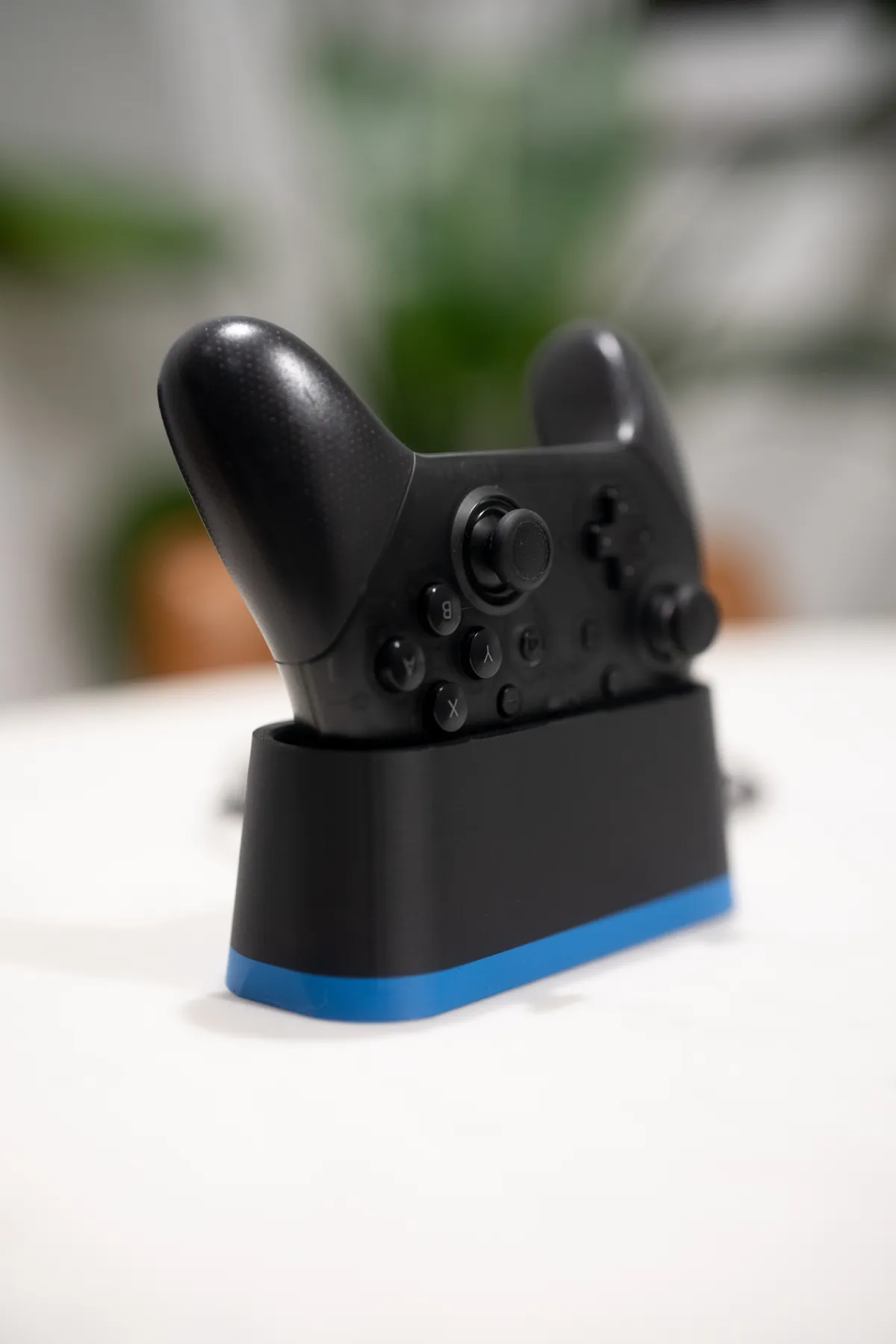 Charging Dock for Nintendo Switch 1 Pro Controller, photo 3 of 4 - Charging Dock for Nintendo Switch 1 Pro Controller Gaming Accessories