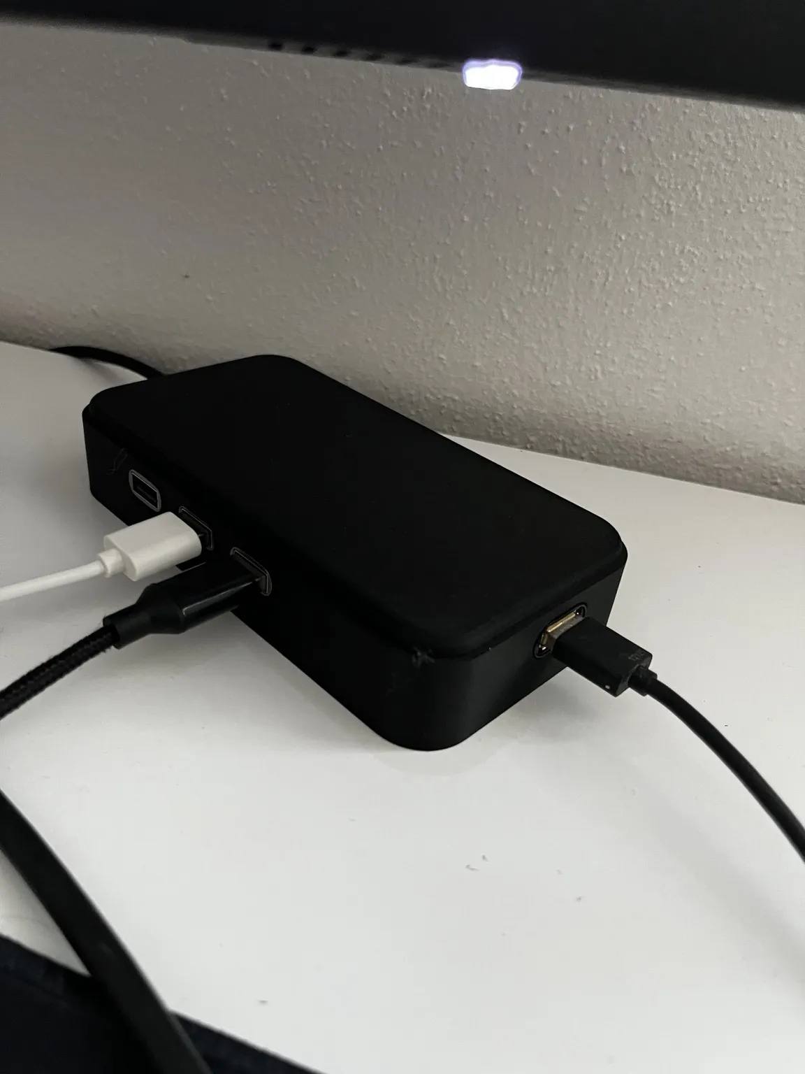 Clean USB Cable Hub, Minimal Desk Organizer, photo 2 of 4 - Clean USB Cable Hub, Minimal Desk Organizer Household
