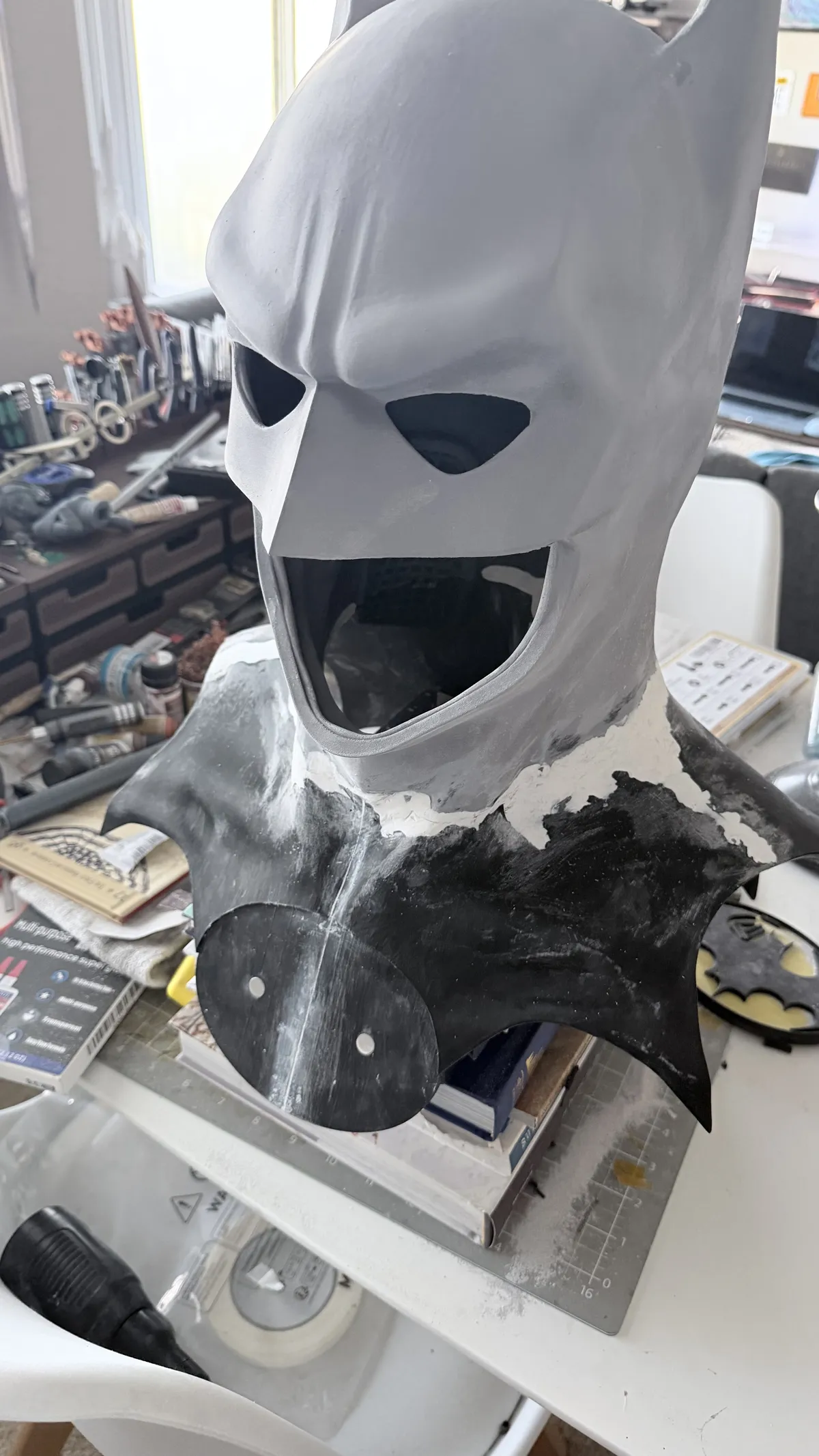 Batman 1989 Cowl Display, photo 2 of 4 - Batman 1989 Cowl Display Props & Cosplay